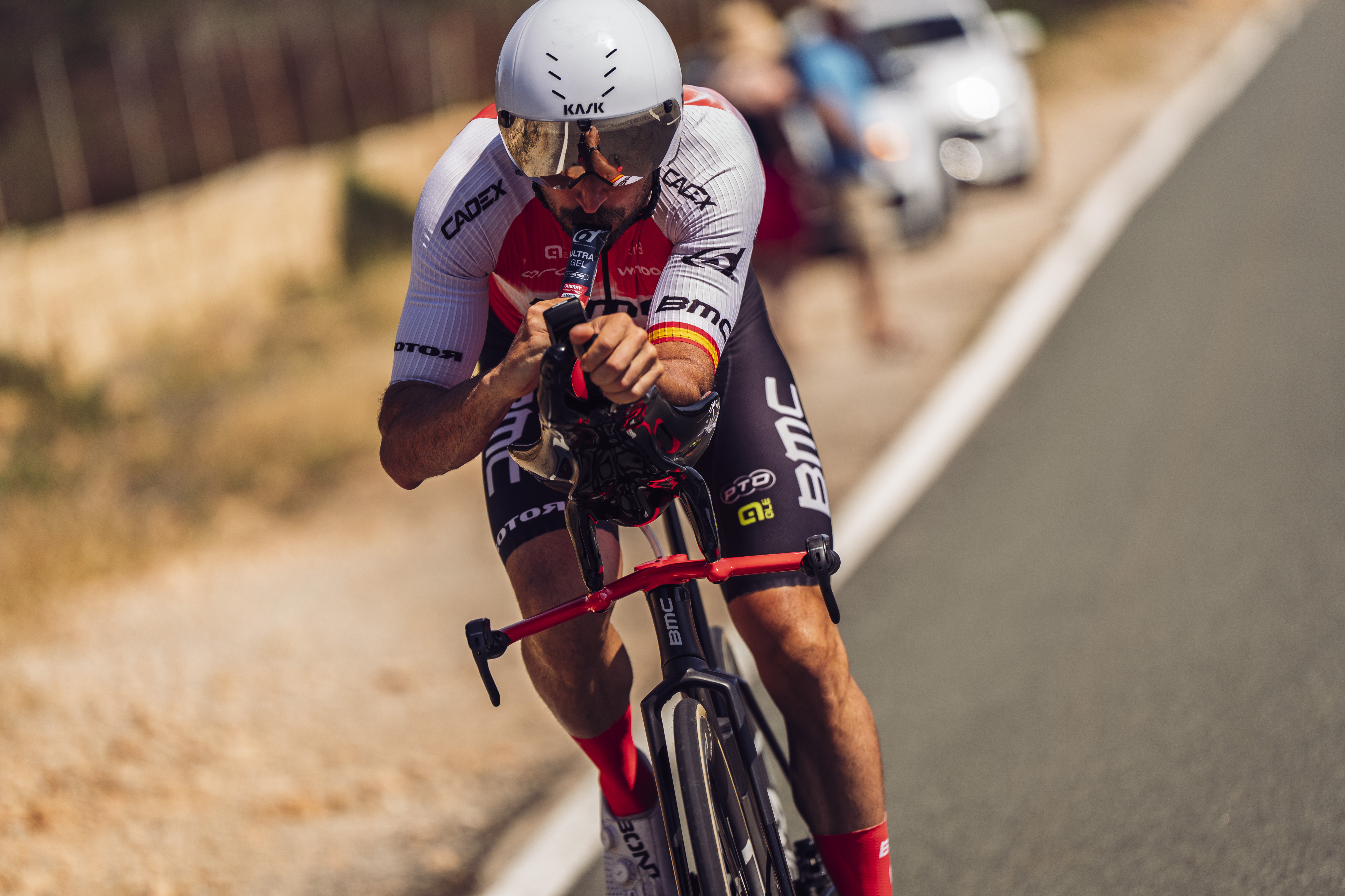 Triatleet Antonio Lopez neemt Ultra Gel op de fiets